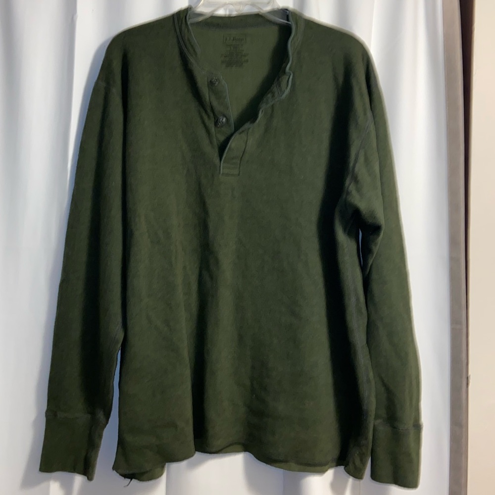 Men’s LL Bean green thermal long sleeved shirt